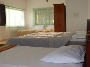Globe Trotting Holidays Inn