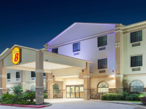 Super 8 by Wyndham IAH West/Greenspoint