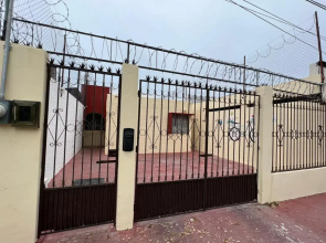 Casa KIRICHNA cerca de centro comercial Y AIRPORT