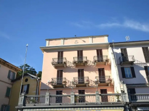 Rodrigo Lakeside Apartments