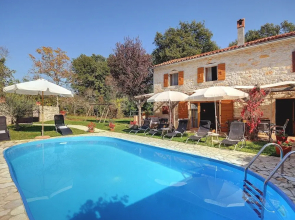 Villa in Batlug With Private Pool