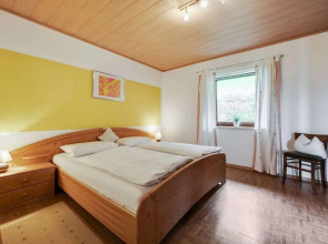 Idyllisches Ferienhaus mit Wald in der Nahe