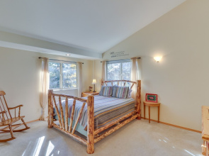1 Mi to Flathead Lake: Bigfork Village Retreat