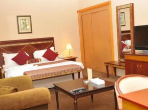 Cassells Hotel Apartments Deluxe