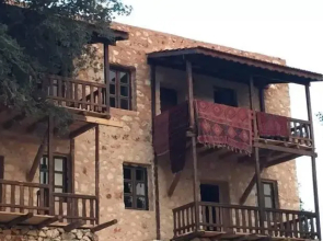 Apollonia Lodge