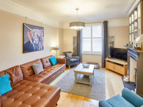 Host Stay Hutton House