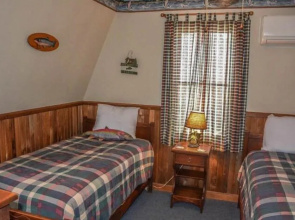 Kingdom Cabin 1