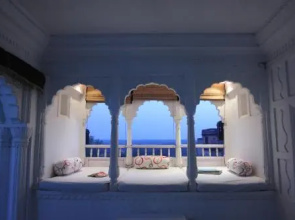 MPT Sheesh Mahal, Orchha