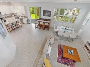 Urban Minimalist Escape 4 Bedroom Home