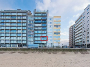 Apartment in Middelkerke With Sea View