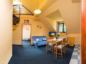 Yellow Ski Apartments