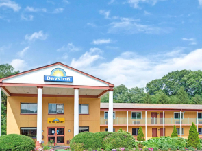 Days Inn & Conference Center by Wyndham Branford New Haven