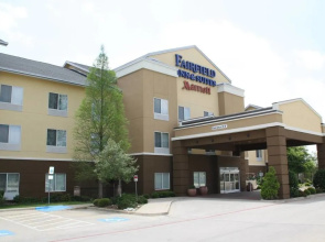 Fairfield Inn and Suites by Marriott Denton