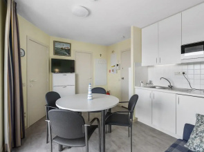 Spacious Studio Near Seafront