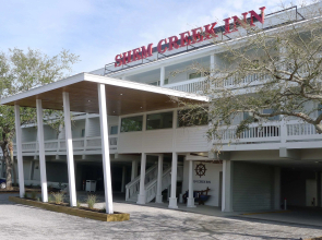 Shem Creek Inn