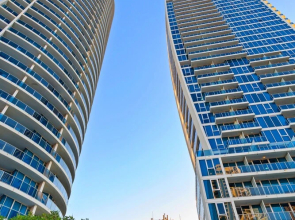 H Residences by Holiday Holiday