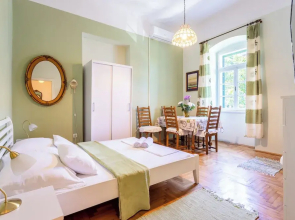Traditional apartment Bacvice, 3 min walk to the beach