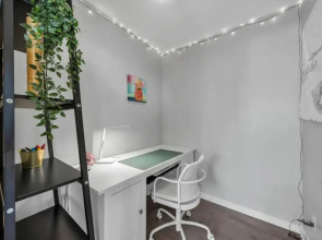 Spacious DT 2-BDR High-rise with view, pool, gym