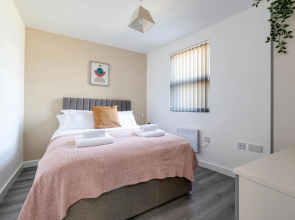 Modern & refurbished 2/bed apartment in Stockport