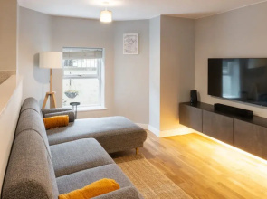 Host Stay Burton Road