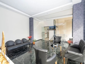 Gloria Airport Hotel