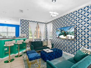 Super Fly- Movie Loft w Recliners Near Disney