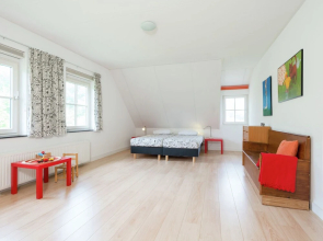 Cozy Holiday Home in Hollandscheveld with Forest Nearby