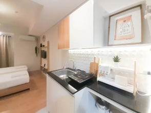 Elegant And Cozy Studio Barsa City Apartment