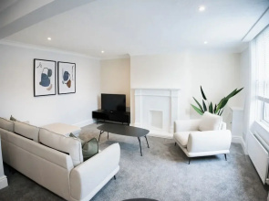 Boughton House Apartments by Guestz