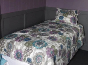 Quinsam Hotel & Hostel