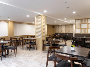 Seven Seas Hotel and Apartment