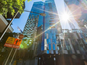 Docklands Waterfront 1006PR 2 Bed Free Wifi