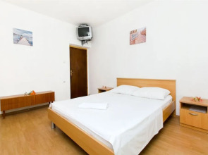 Apartments and Rooms Perica
