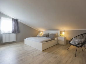 Beautiful Newly Built Holiday House With two Separate Units With Private Pool