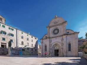 Stunning Apartment in Grebastica With Wifi and 2 Bedrooms