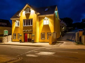 Dingle Marina Lodge