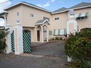 Villa on the Bay By The Vacation Casa