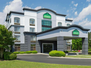 Comfort Inn & Suites Greenville Near East Carolina University