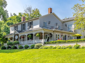 The Old Bank House Bed & Breakfast