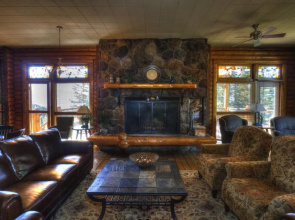 Overlander Mountain Lodge
