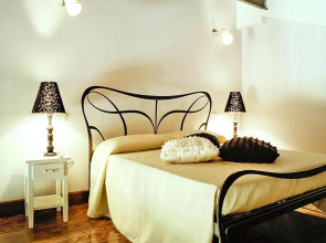 Apartment in Vinci With Pool & Wellness