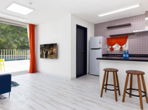 Tongyeong Zigzag Pension