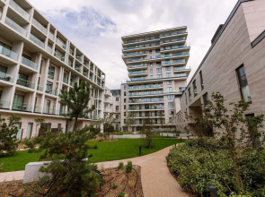 Stunning Seafront Apartment With Modern Comforts and Dike Views