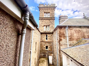 Grampian Serviced Apartments - Treetops Apartment - Lesmurdie House