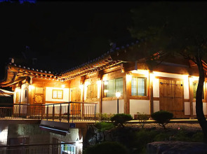 Hongcheon Giwajip View Pension