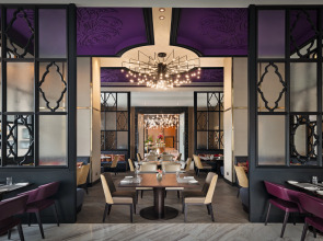 Taj Jumeirah Lakes Towers