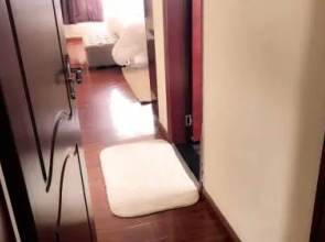 Elegant city views, 5 mins drive to city center