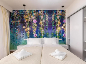 Aqua Luxury Suites by Estia