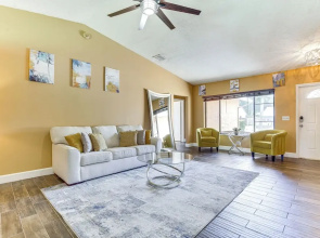 Near Beaches: Pet-friendly Sunrise Escape w/ Patio