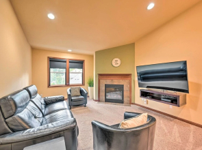 Spacious Kirkland Home 15 Mi to Dtwn Seattle!